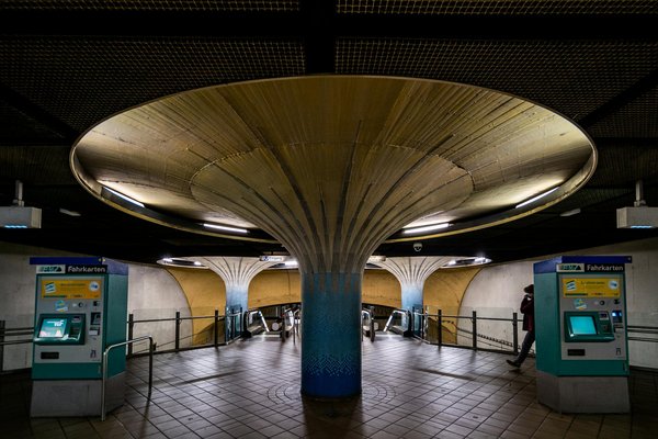 Hébergement insolite en dordogne : cabanes et caravanes à explorer