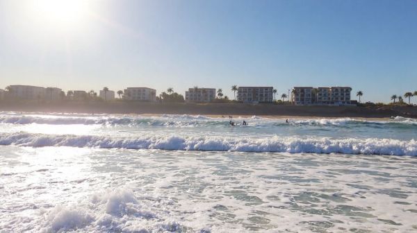 Top destinations pour surfer sur la Côte Atlantique : spots et offres adaptées à tous